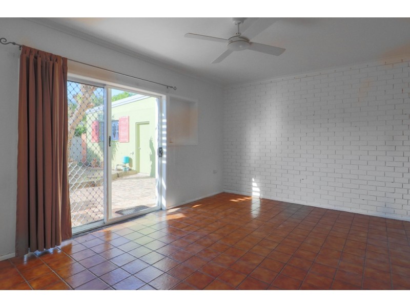 43 Richard Street, Urangan QLD 4655