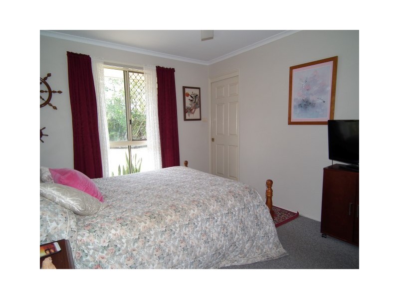 15 Thornbill Dr, Eli Waters QLD 4655