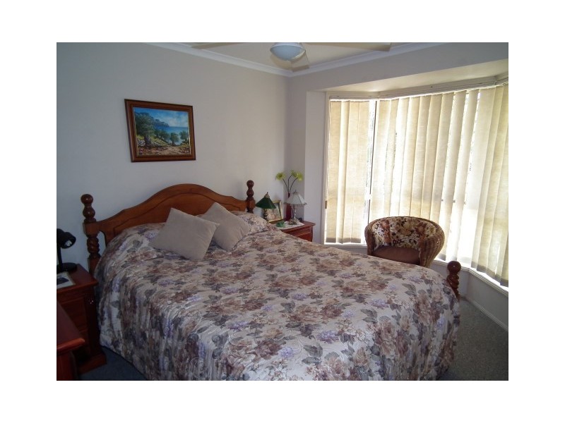 15 Thornbill Dr, Eli Waters QLD 4655