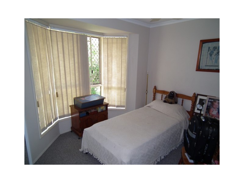 15 Thornbill Dr, Eli Waters QLD 4655