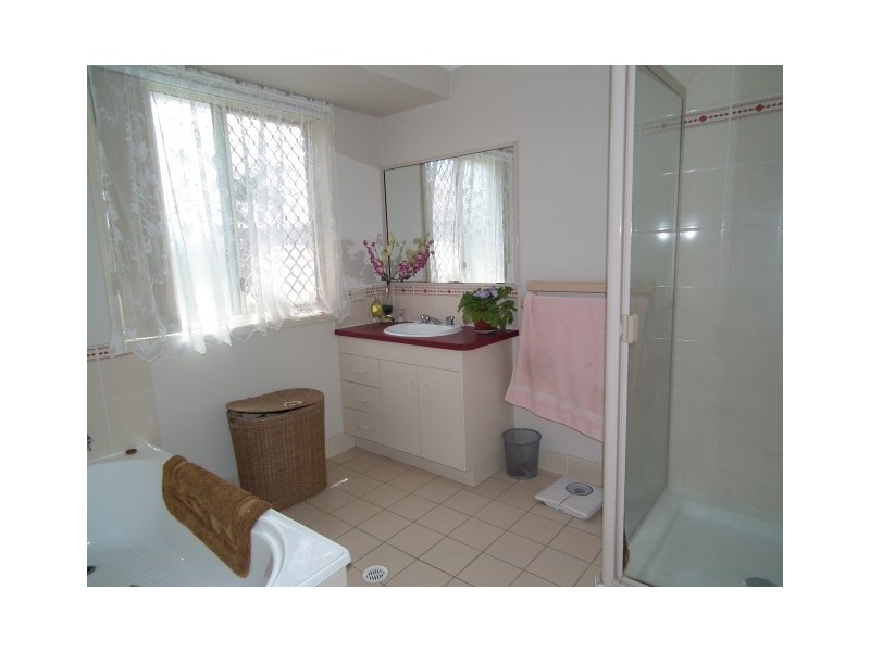 15 Thornbill Dr, Eli Waters QLD 4655