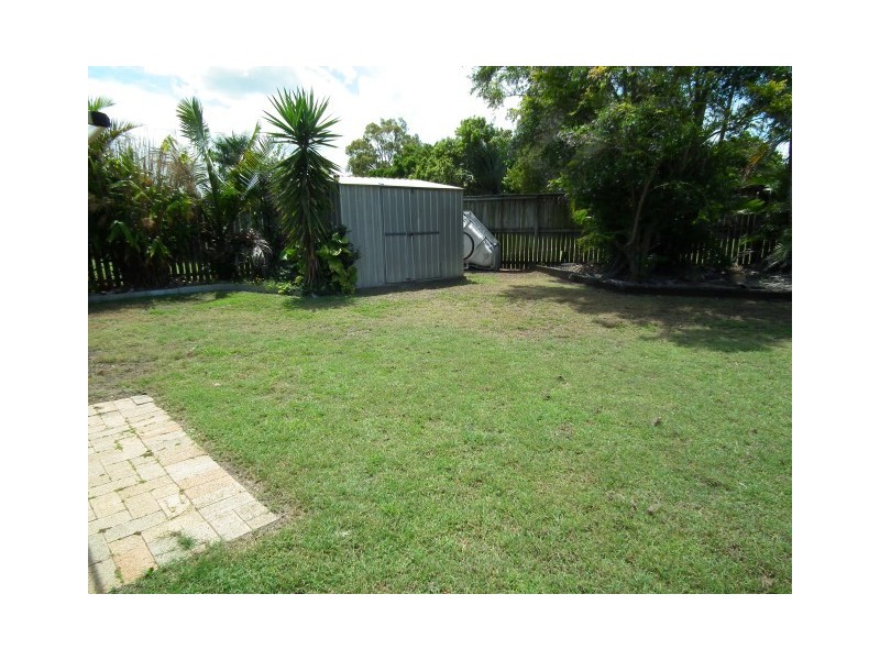 15 Thornbill Dr, Eli Waters QLD 4655