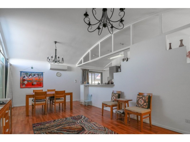 9 Whimbrel Grove, Eli Waters QLD 4655