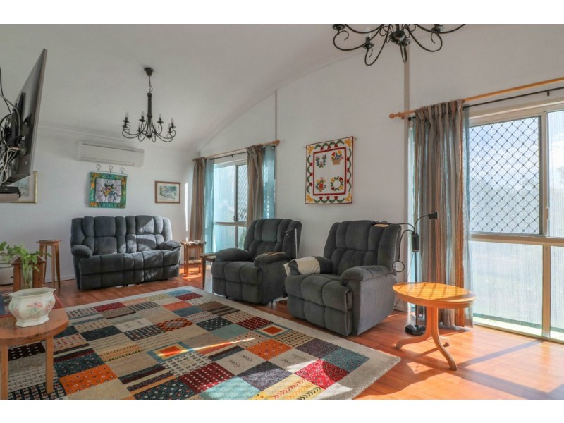 9 Whimbrel Grove, Eli Waters QLD 4655