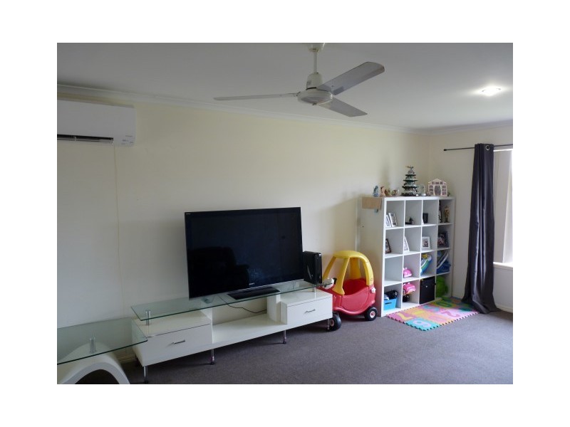 39 Wide Bay Drive, Eli Waters QLD 4655