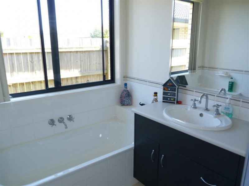 8 Wongala Way, Eli Waters QLD 4655