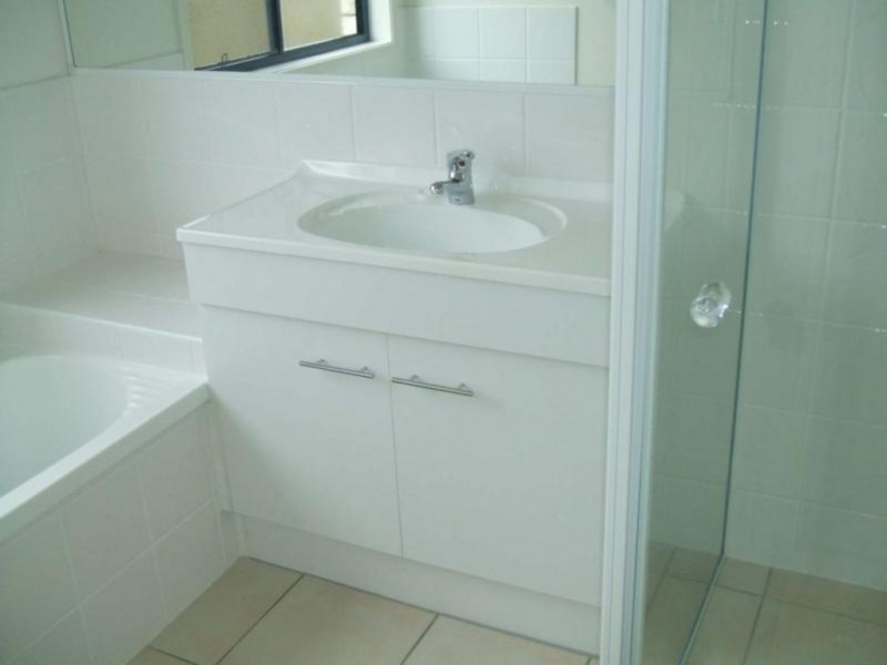 13 Spinnaker Drive, Point Vernon QLD 4655