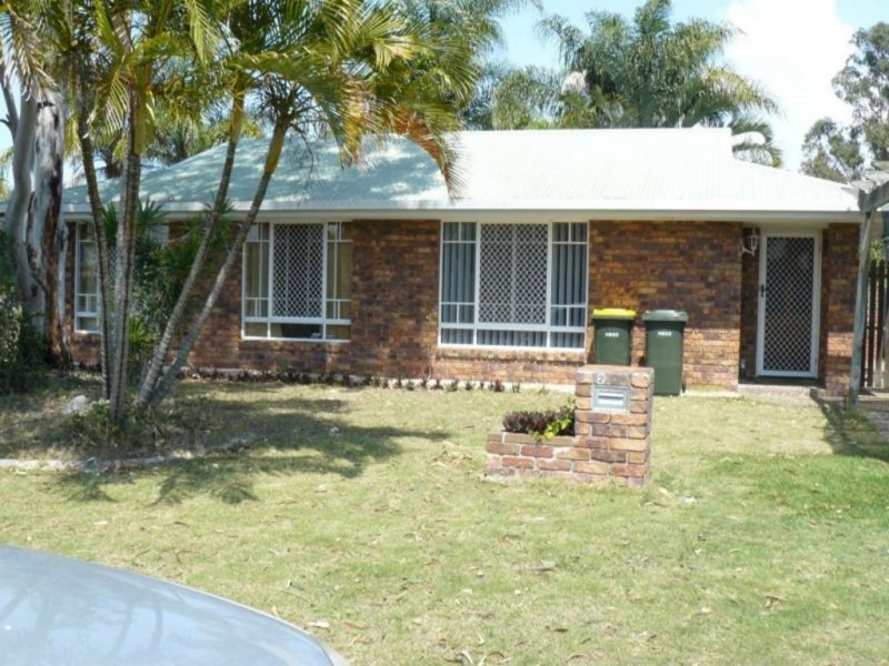 2 Whitaker Close, Urangan QLD 4655