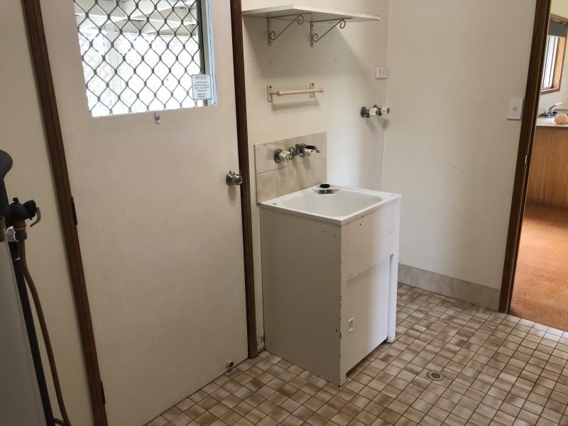11 Matthew Drive, Urangan QLD 4655