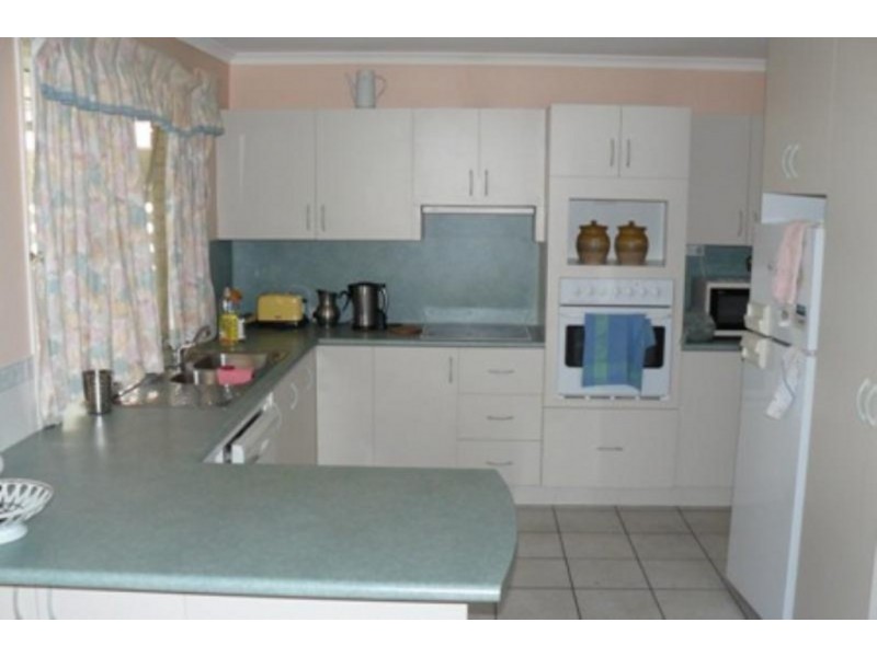 21 Lester Crescent, Torquay QLD 4655