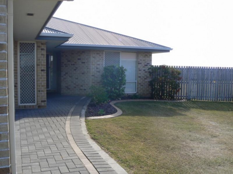 17 Surrey Court, Kawungan QLD 4655