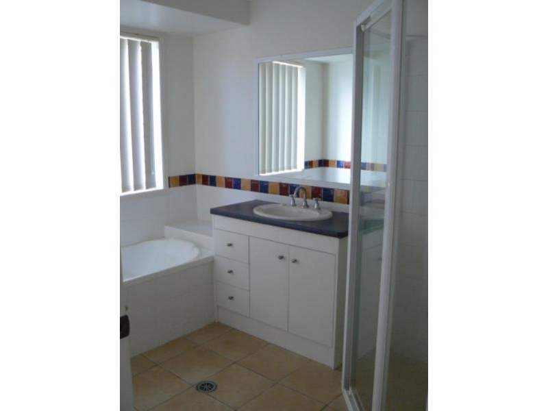 17 Surrey Court, Kawungan QLD 4655