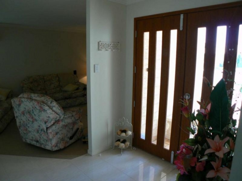 44 Picadilly Circuit, Urraween QLD 4655