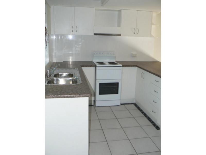 Unit 8, 10 McKean Road, Scarness QLD 4655