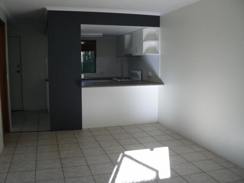 Unit 8, 10 McKean Road, Scarness QLD 4655