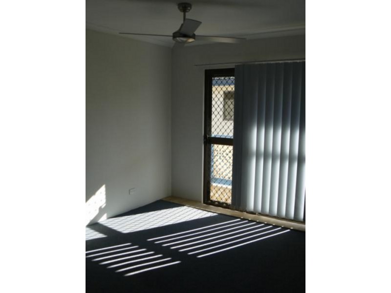 Unit 8, 10 McKean Road, Scarness QLD 4655