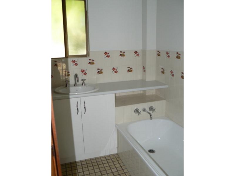 Unit 8, 10 McKean Road, Scarness QLD 4655