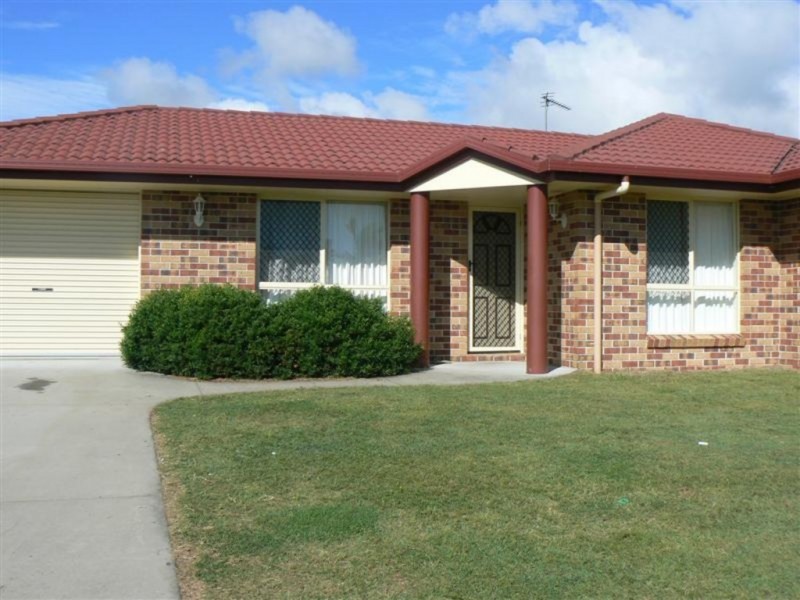 8 Sonder St, Urangan QLD 4655