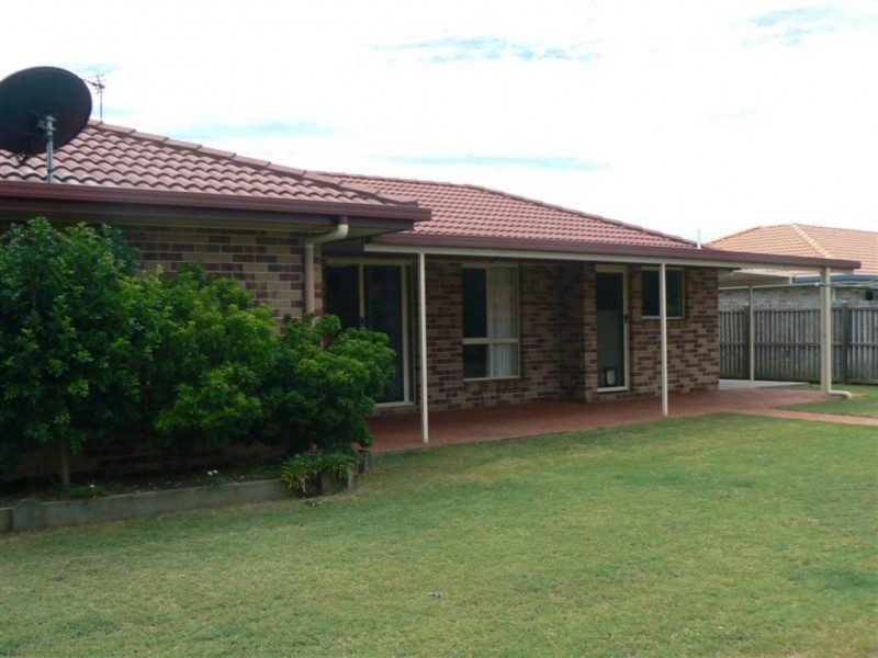 8 Sonder St, Urangan QLD 4655