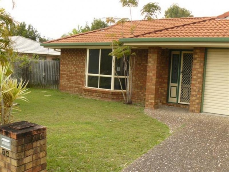 74 Hansen ST, Urangan QLD 4655