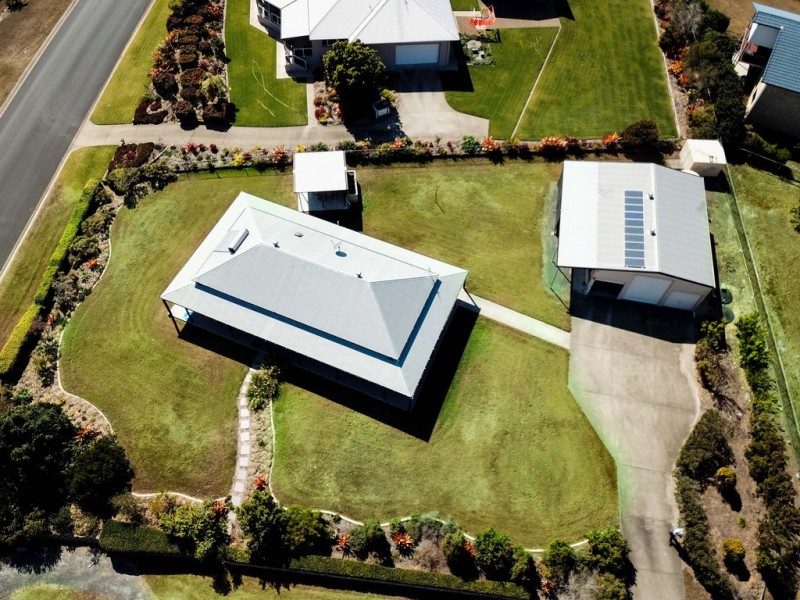 2-6 Highland Place, Craignish QLD 4655