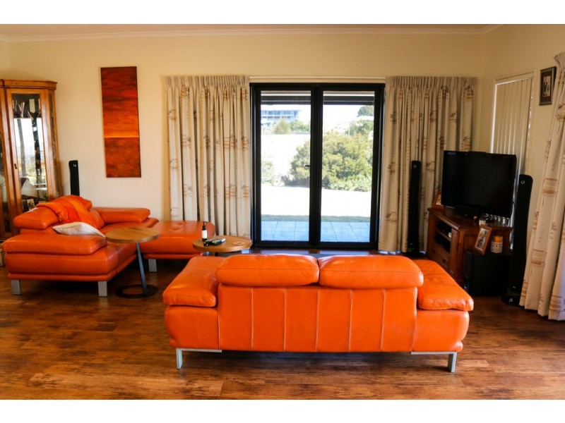 2-6 Highland Place, Craignish QLD 4655