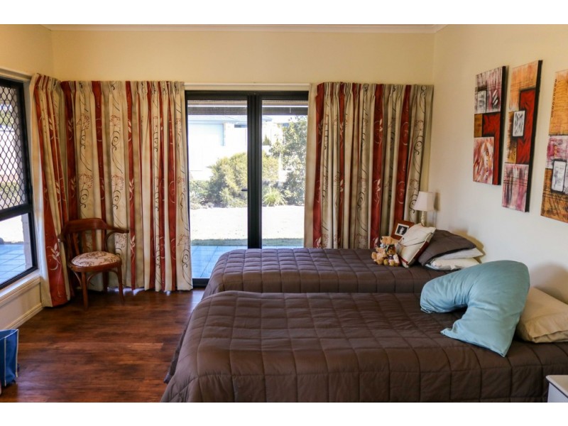 2-6 Highland Place, Craignish QLD 4655