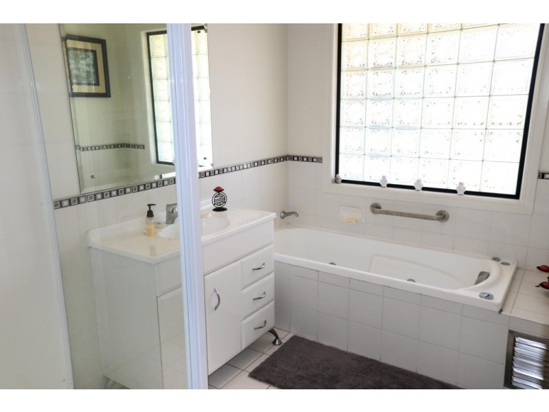 2-6 Highland Place, Craignish QLD 4655