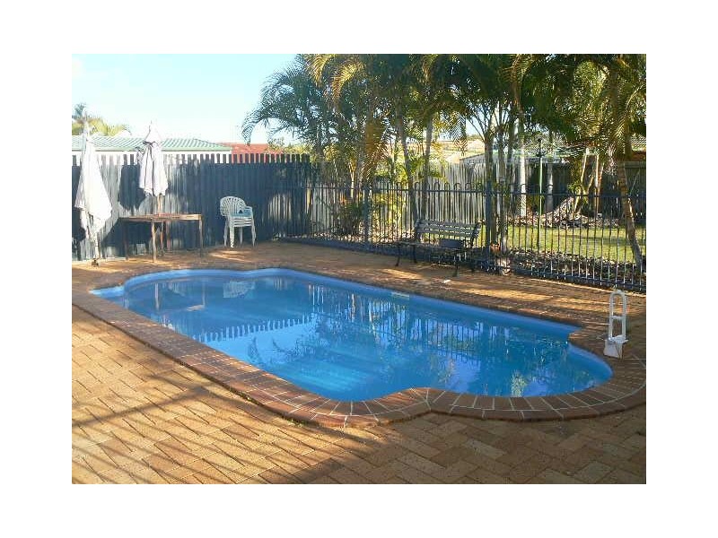 6 King Richard Court, Urangan QLD 4655