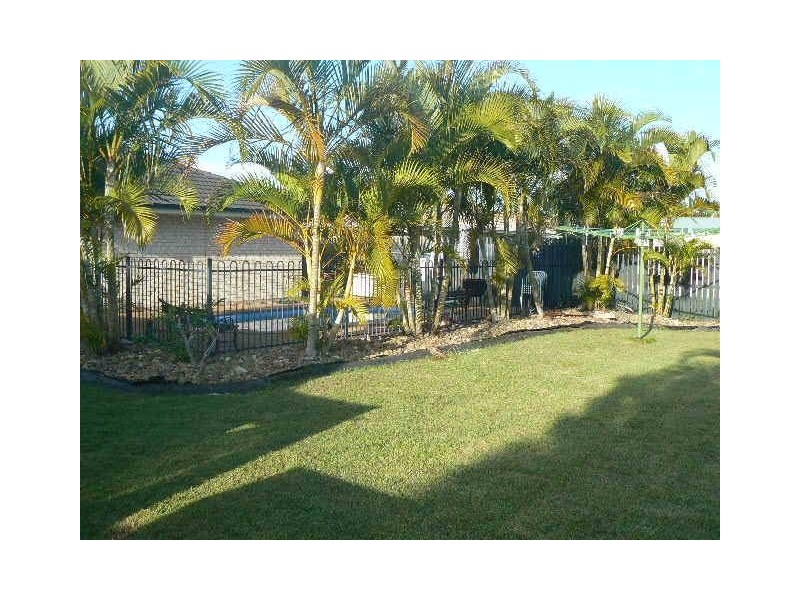 6 King Richard Court, Urangan QLD 4655