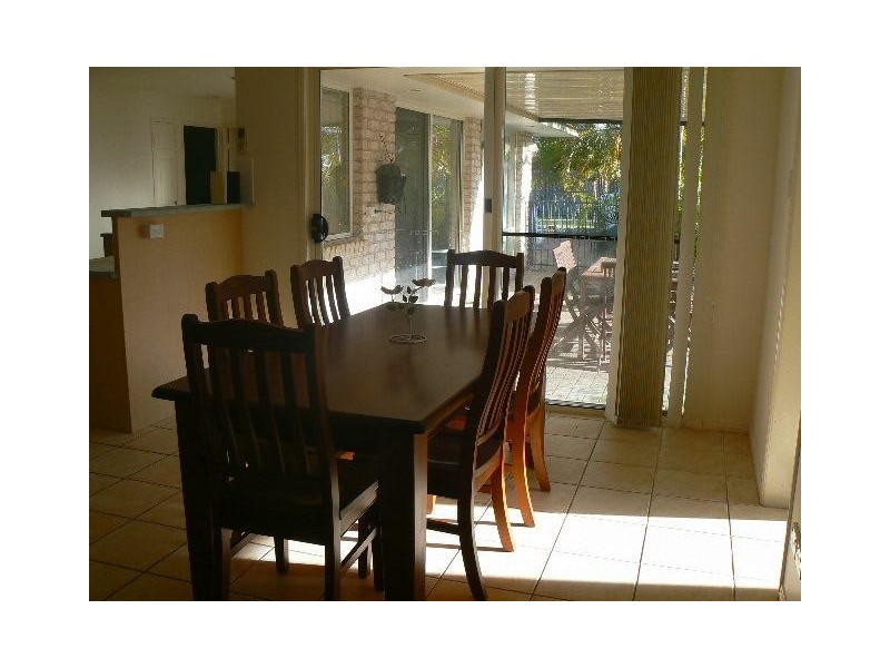 6 King Richard Court, Urangan QLD 4655