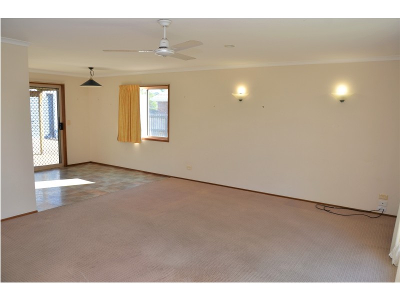 5 Burton Court, Point Vernon QLD 4655