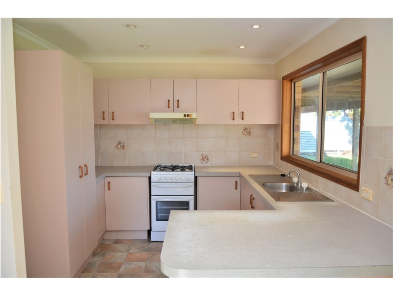 5 Burton Court, Point Vernon QLD 4655