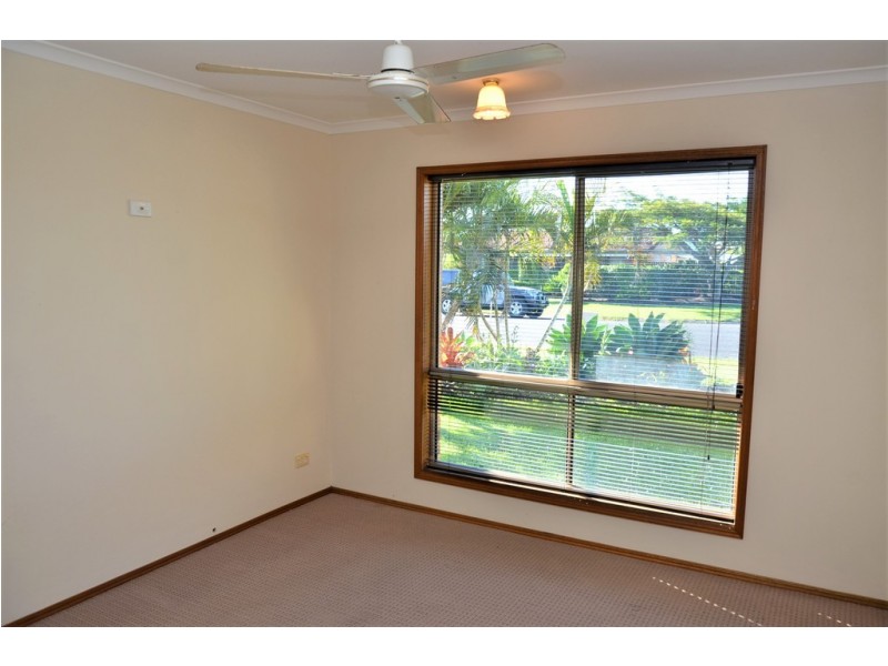 5 Burton Court, Point Vernon QLD 4655