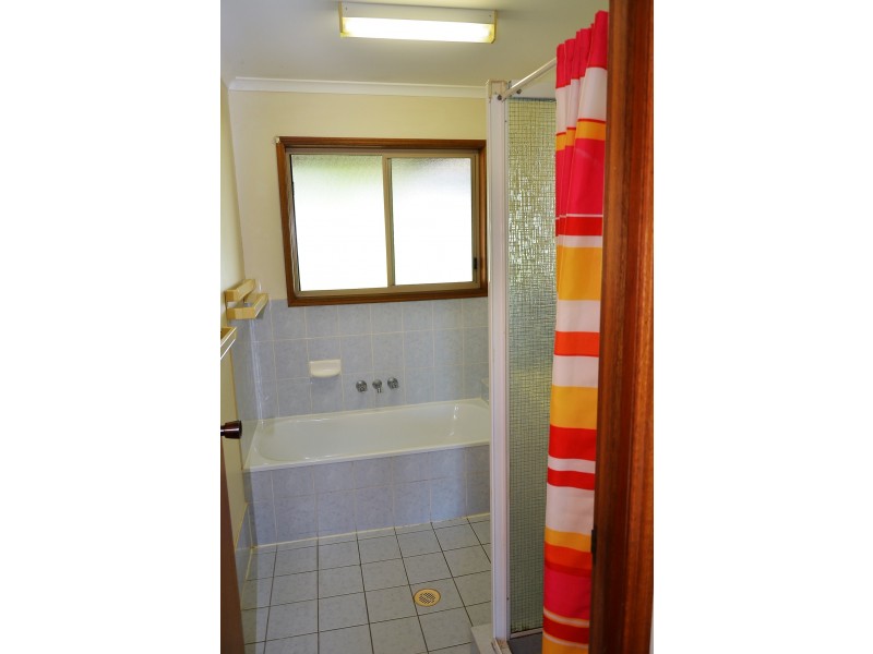 5 Burton Court, Point Vernon QLD 4655