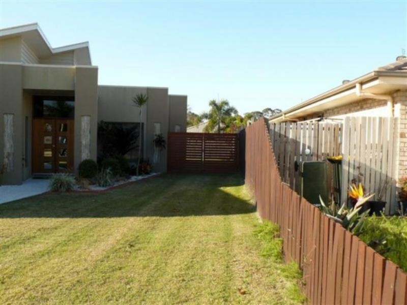 13 Pembridge Circuit, Urraween QLD 4655