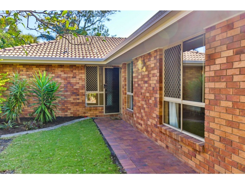 17 Dean Court, Urraween QLD 4655