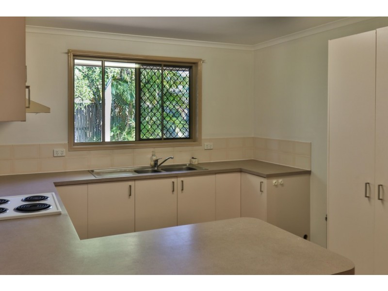 17 Dean Court, Urraween QLD 4655