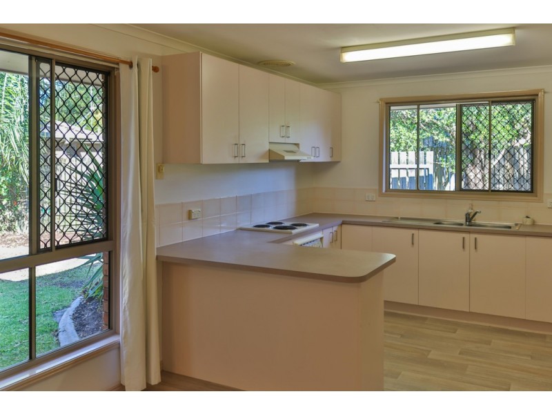 17 Dean Court, Urraween QLD 4655