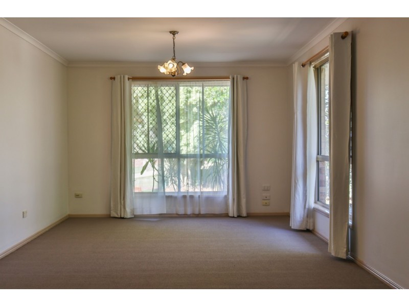 17 Dean Court, Urraween QLD 4655