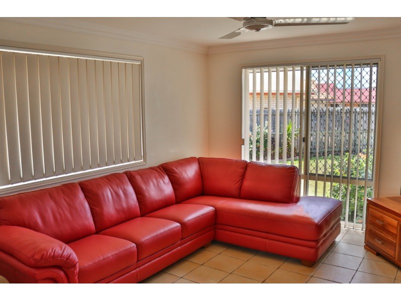 17 Surrey Court, Kawungan QLD 4655