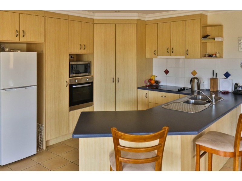 17 Surrey Court, Kawungan QLD 4655
