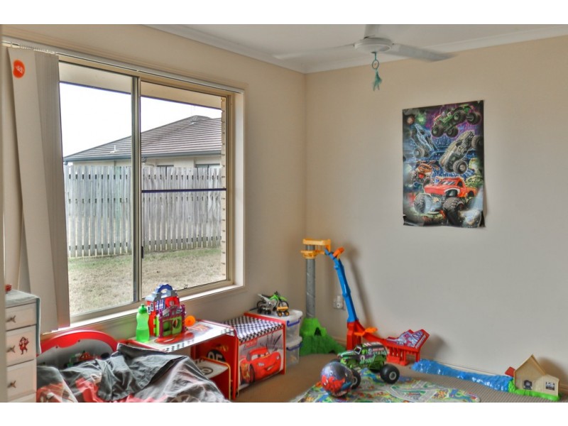 46 Bounty Circuit, Eli Waters QLD 4655