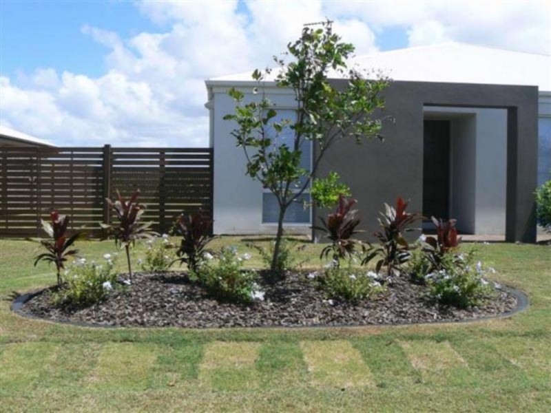 3 Captain Cook Street, Urraween QLD 4655