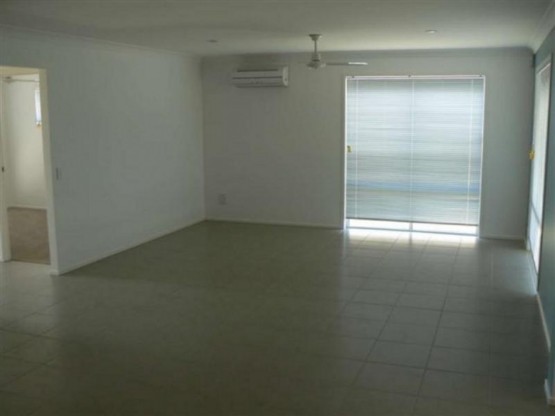 3 Captain Cook Street, Urraween QLD 4655