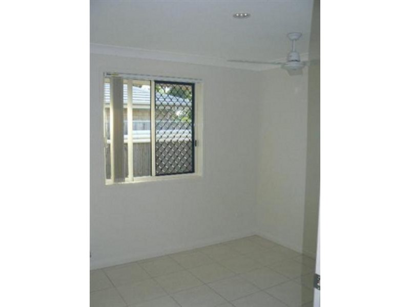 2/207 Pulgul Street, Urangan QLD 4655