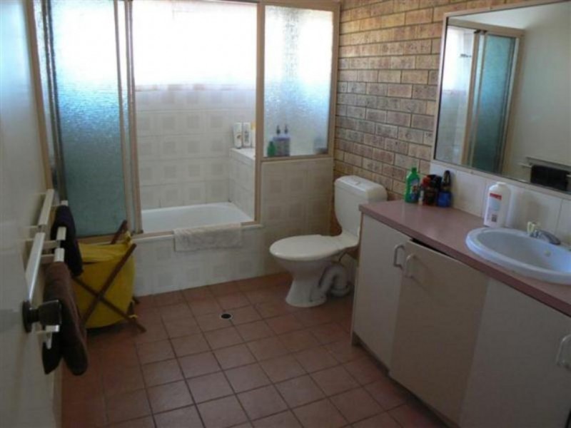 4/99 Cypress Torquay, Torquay QLD 4655