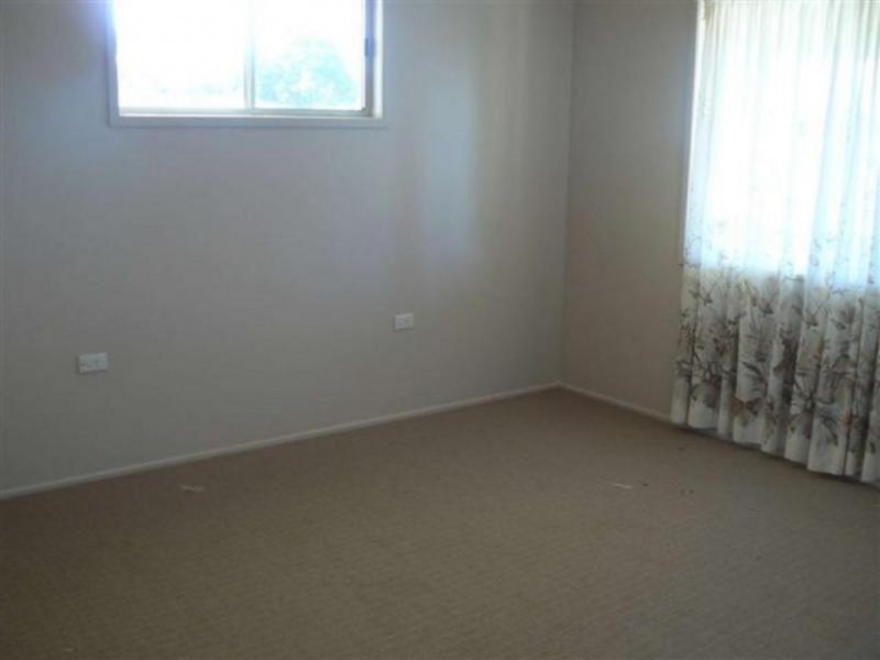 82 Bideford Street, Torquay QLD 4655