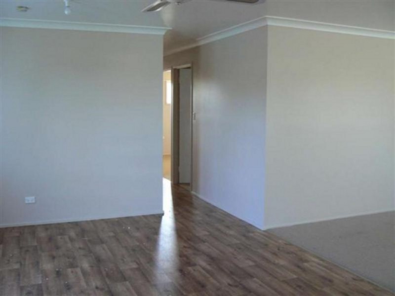 82 Bideford Street, Torquay QLD 4655