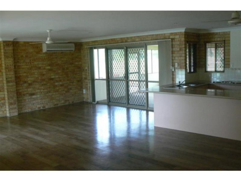 26 Island View, Urangan QLD 4655